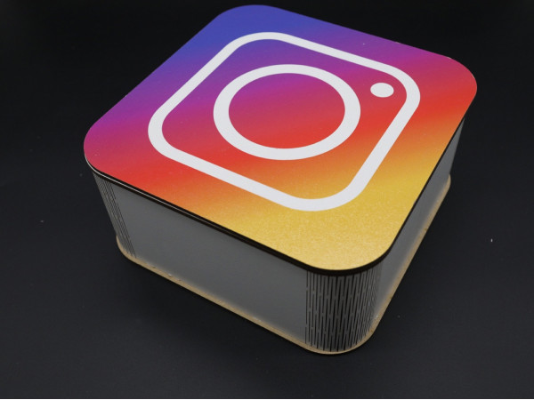 Подарункова скринька. INSTAGRAM. 19х19х8.5см