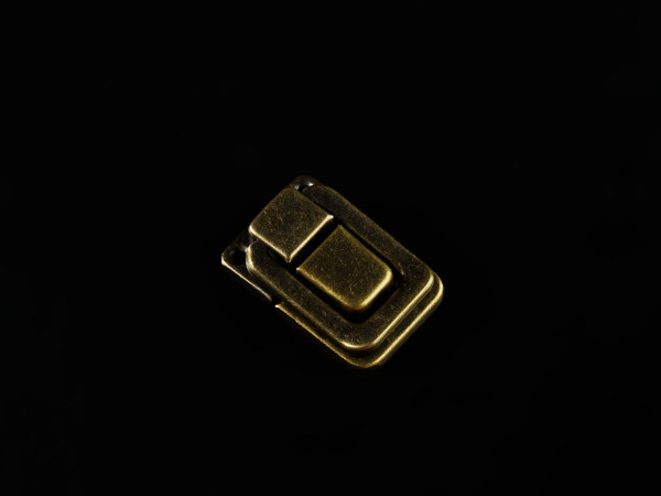 Замок темний. 38х25мм