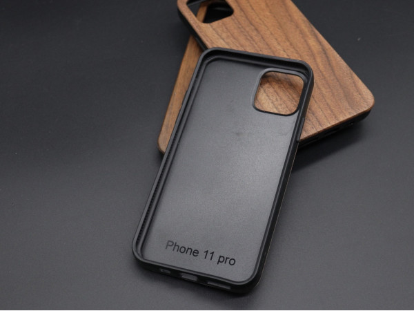 Чохол на телефон iPhone 11 PRO дерев'яний протиударний "Горіх" під гравіювання