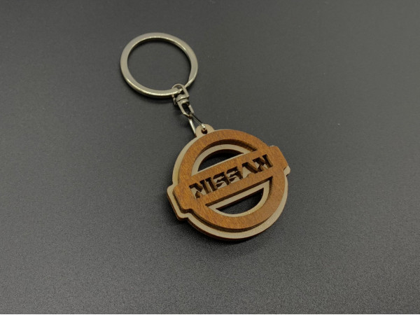 Брелок дерев'яний Nissan. 4.5 см
