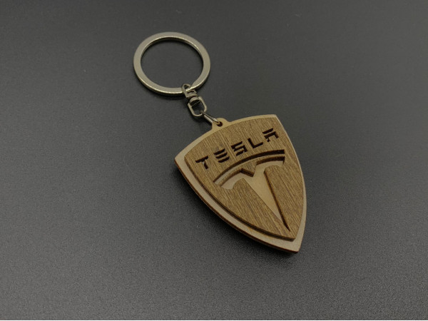 Брелок деревянный Tesla. 5.5см