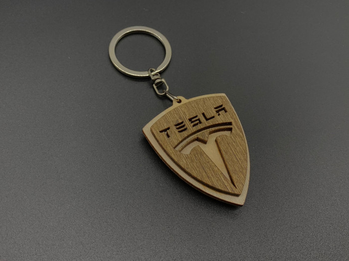 Брелок деревянный Tesla. 5.5см