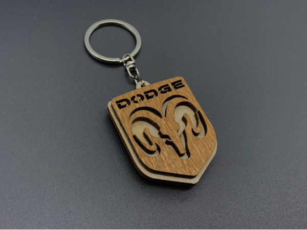 Брелок дерев'яний Dodge. 5.5 см