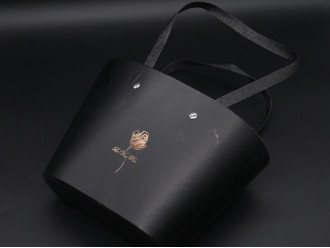 Коробки для квітів з ручкою. Колір чорний. 15х22см