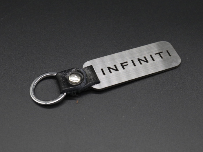 Брелок металлический. Infiniti. 10х2,5см
