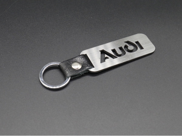 Брелок металевий. AUDI. 10х2,5см