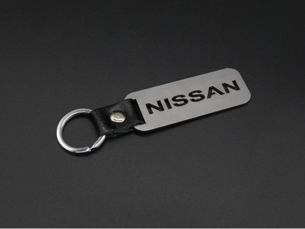 Брелок металевий. Nissan. 10х2,5см