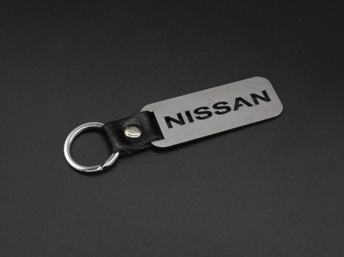Брелок металевий. Nissan. 10х2,5см